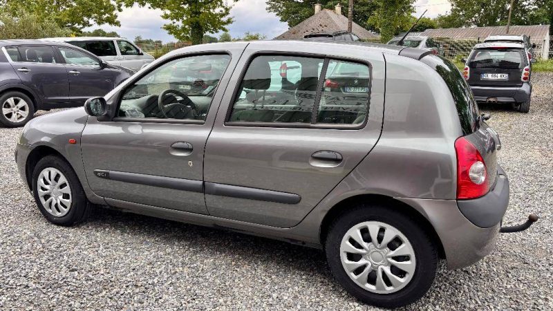 RENAULT CLIO 1.5 DCI 2002