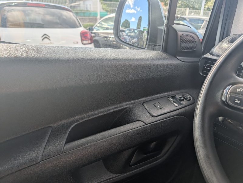CITROEN BERLINGO 1.5 blue-HDI 100CH CONTROL CABINE APPROFONDIE XL 3PLACES 2 PORTES LATERALE APPLE CA