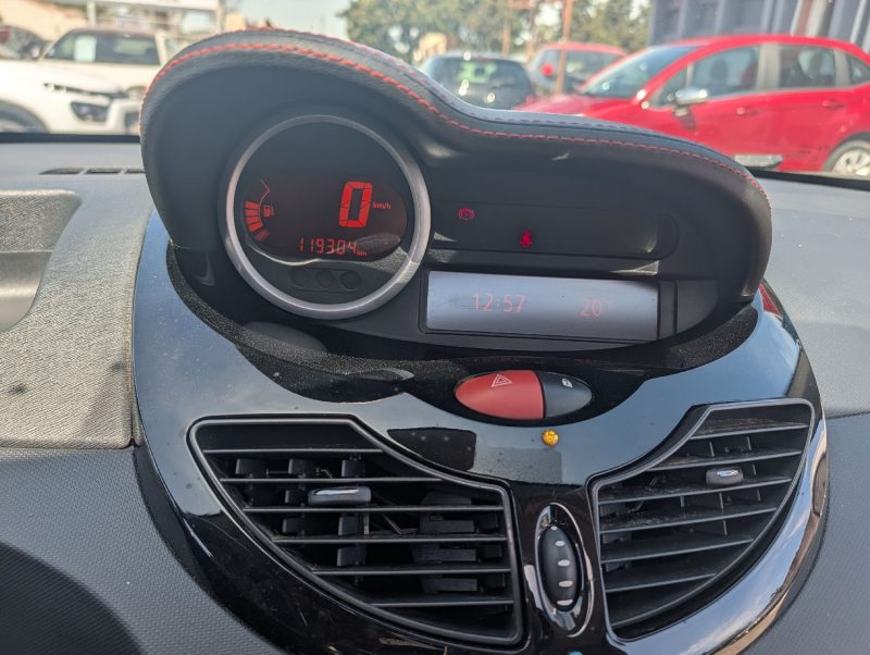 Renault twingo 1.2 16v intens 75ch toit ouvrant panoramique /bluetooth/clim auto garantie 12 mois