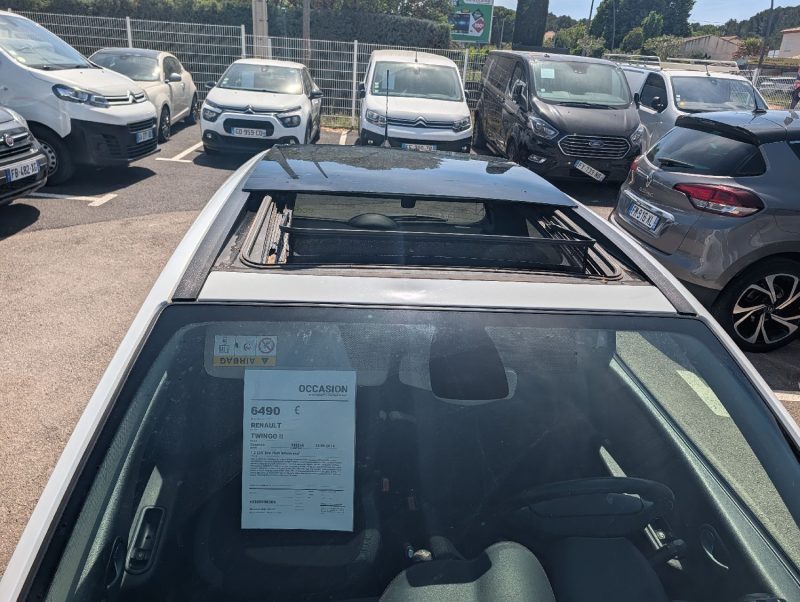 Renault twingo 1.2 16v intens 75ch toit ouvrant panoramique /bluetooth/clim auto garantie 12 mois