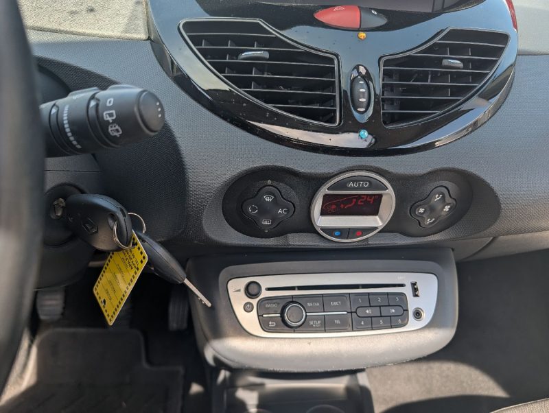 Renault twingo 1.2 16v intens 75ch toit ouvrant panoramique /bluetooth/clim auto garantie 12 mois