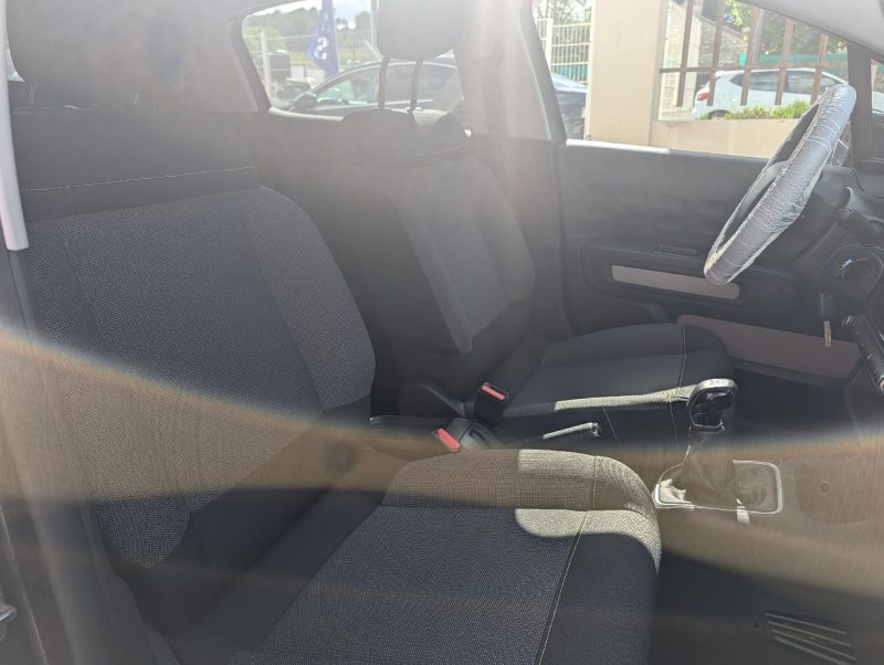 Citroen c3 ii 1.2 puretech 82ch -series 30.000kms etat proche du neuf garantie 12 mois crit 'air 1