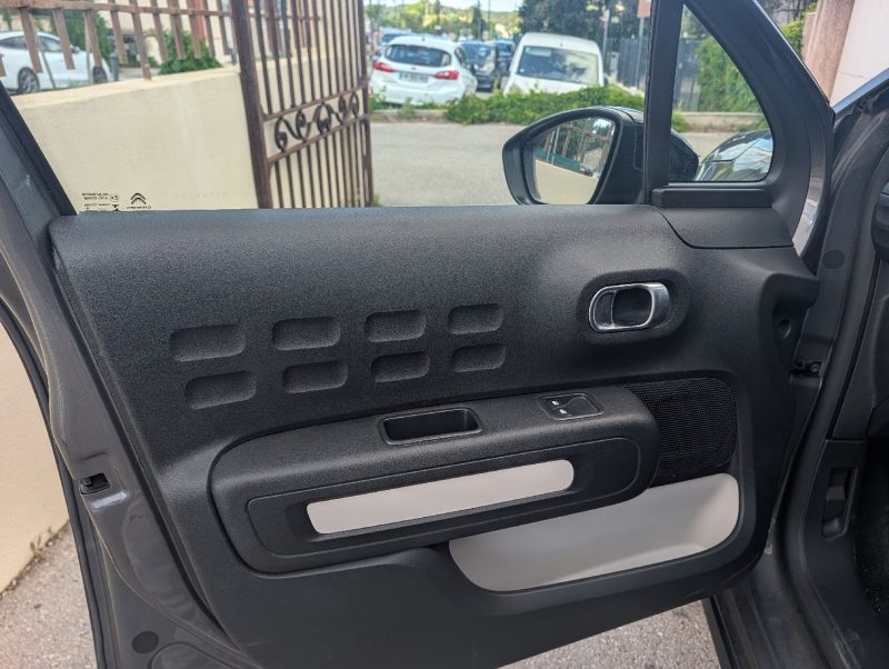 Citroen c3 ii 1.2 puretech 82ch -series 30.000kms etat proche du neuf garantie 12 mois crit 'air 1