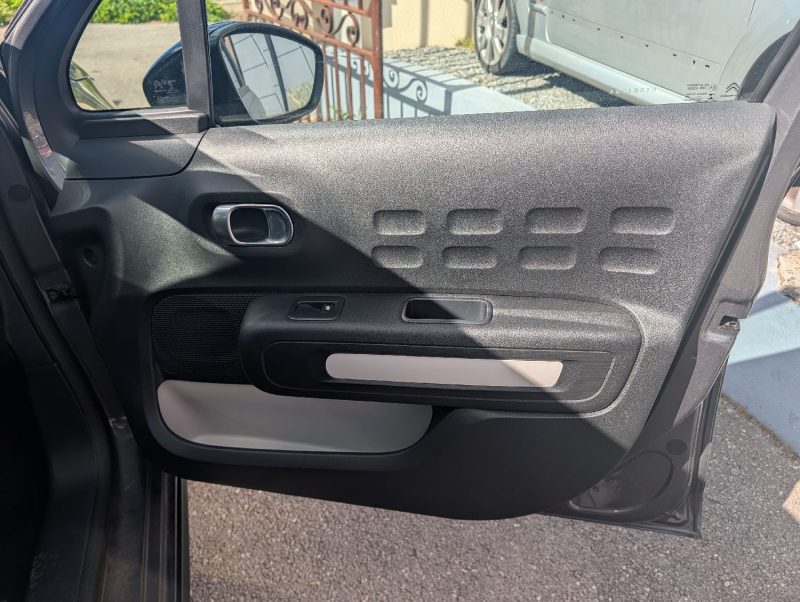 Citroen c3 ii 1.2 puretech 82ch -series 30.000kms etat proche du neuf garantie 12 mois crit 'air 1