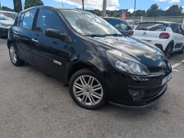 Renaut clio 3 phase 1 1.6 16v 110ch initiale full options 1ere main garantie 12 mois