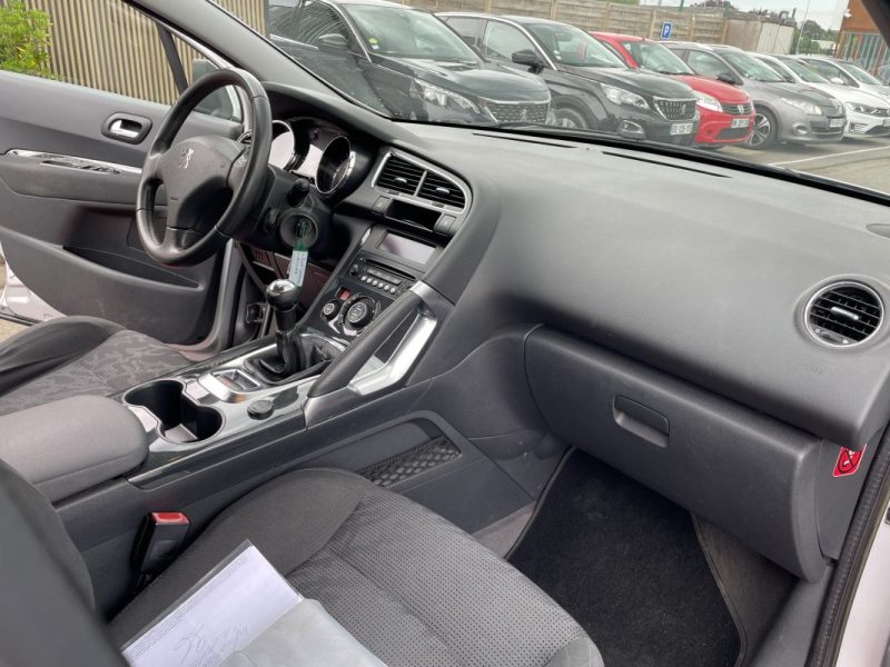PEUGEOT 3008 1.6 VTI  120CV    GARANTIE 3/12 MOIS 2012