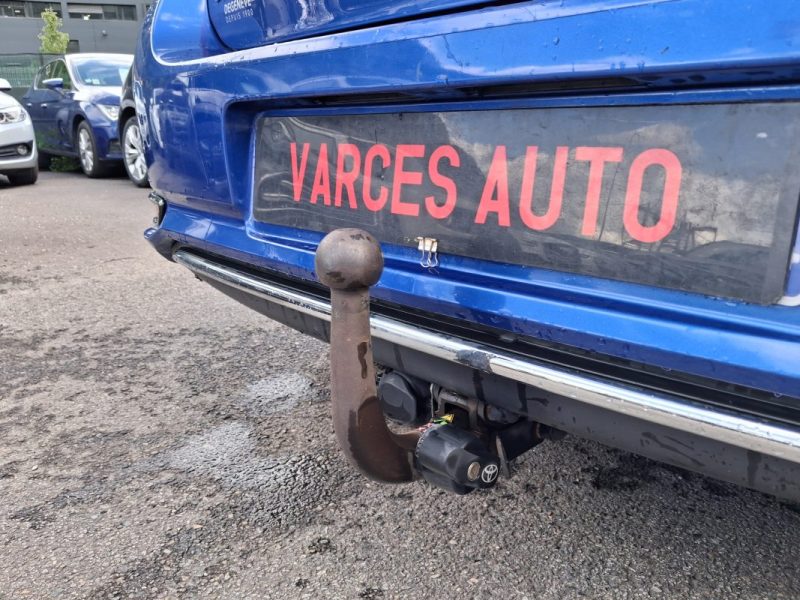 TOYOTA AURIS HSD 136H DESIGN HYBRID ATTELAGE  2018
