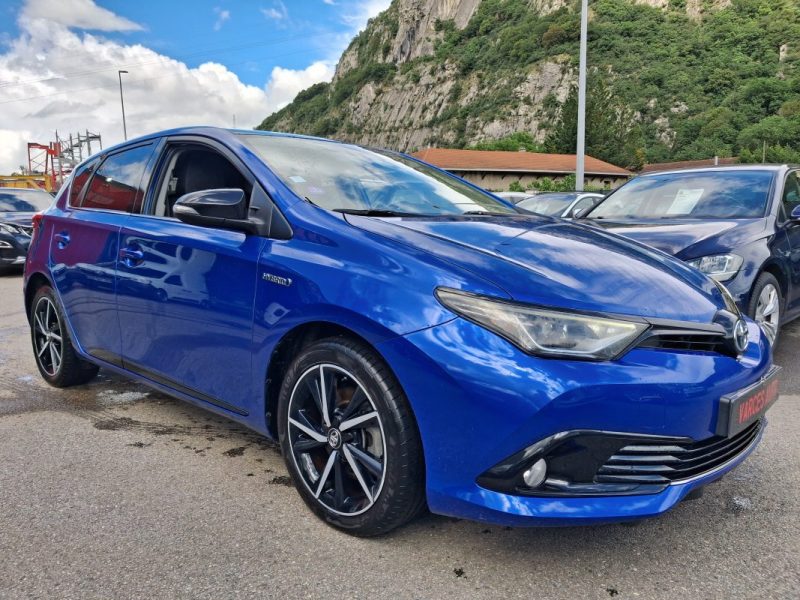 TOYOTA AURIS HSD 136H DESIGN HYBRID ATTELAGE  2018
