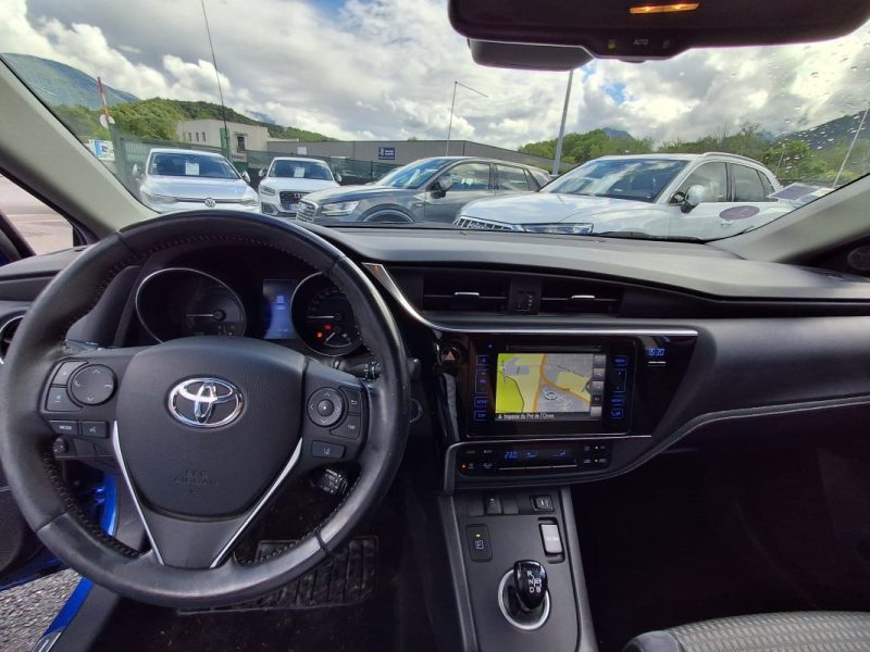 TOYOTA AURIS HSD 136H DESIGN HYBRID ATTELAGE  2018