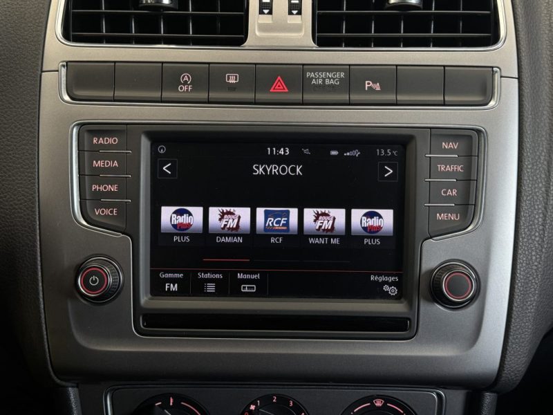 VOLKSWAGEN POLO 1.2 TSI 90ch BLUEMOTION TECHNOLOGY LOUNGE 2015