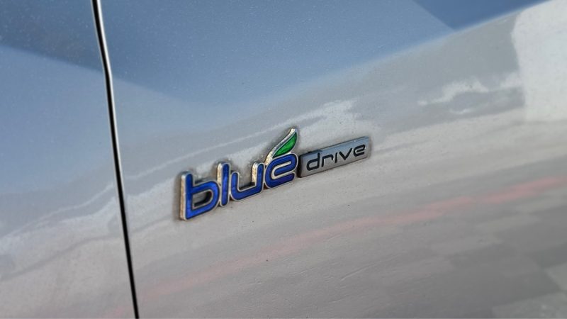 HYUNDAI I30 1.6 CRDI 110 PACK SENSATION BLUE DRIVE 2012