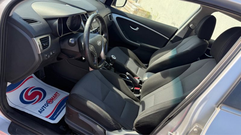 HYUNDAI I30 1.6 CRDI 110 PACK SENSATION BLUE DRIVE 2012