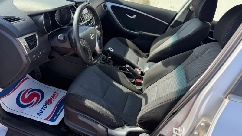 HYUNDAI I30 1.6 CRDI 110 PACK SENSATION BLUE DRIVE 2012