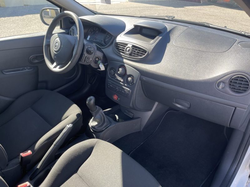 RENAULT CLIO ZEN 1.2 16V 75CV PREMIERE MAIN CT OK CLIM GARANTIE 