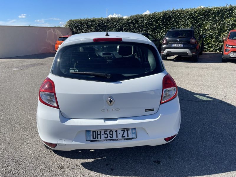 RENAULT CLIO ZEN 1.2 16V 75CV PREMIERE MAIN CT OK CLIM GARANTIE 