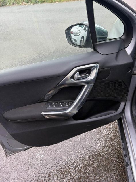 PEUGEOT 2008 1.6 BLUEHDI 100CH FÉLINE CUIVRE 
