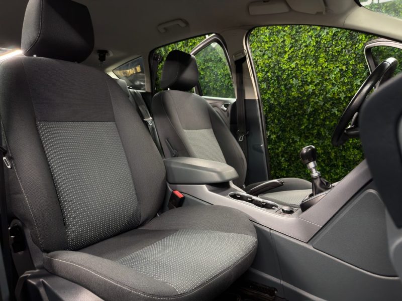FORD C-MAX II BUSINESS NAV 1.6 TDCI 115 Cv ATTELAGE / 5 PLACES BVM6 CRIT AIR 2