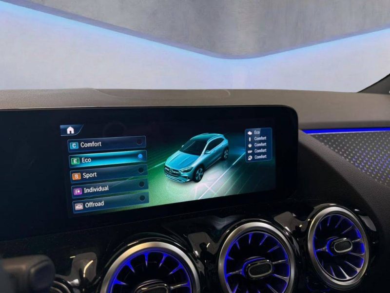 MERCEDES-BENZ GLA 220 D 4MATIC AMG LINE / AMG LINE PREMIUM PLUS 2025