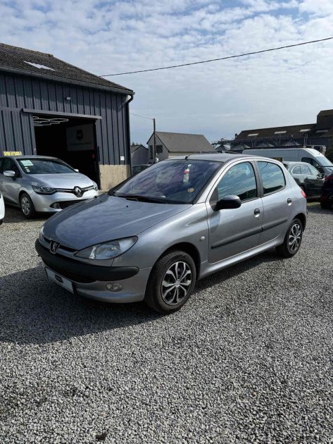 PEUGEOT 206 1.4I 75 2001