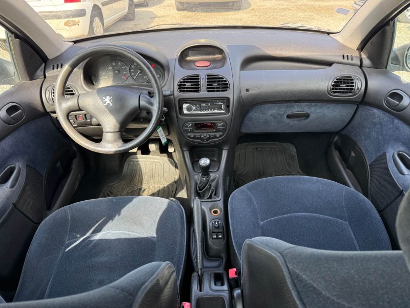 PEUGEOT 206 1.4I 75 2001