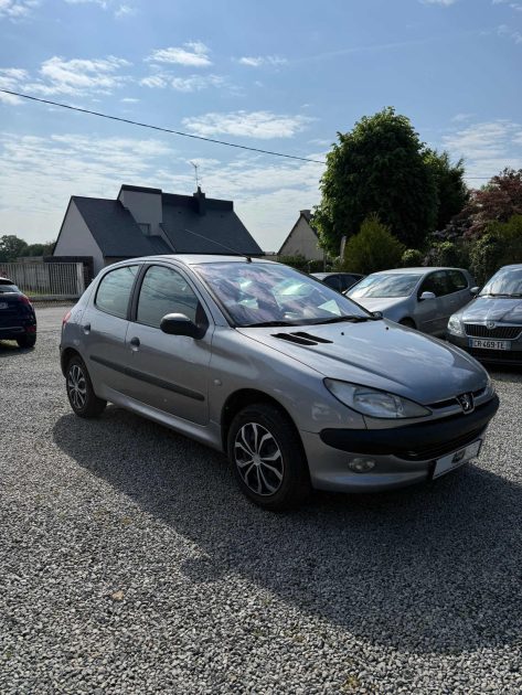PEUGEOT 206 1.4I 75 2001