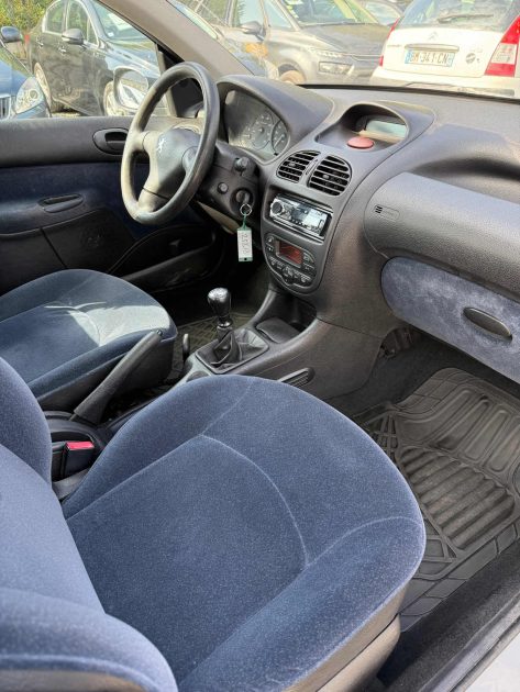PEUGEOT 206 1.4I 75 2001