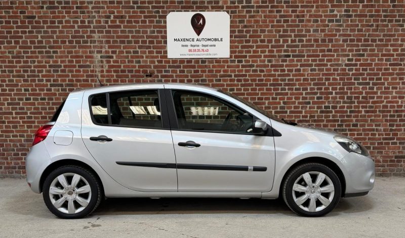 Renault Clio III 1.2 100ch Expression Clim | Suivi Renault
