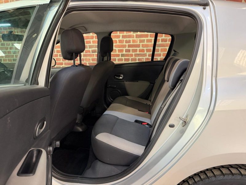 Renault Clio III 1.2 100ch Expression Clim | Suivi Renault