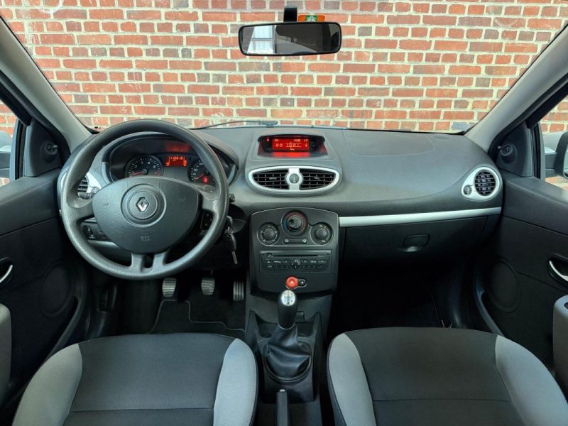 Renault Clio III 1.2 100ch Expression Clim | Suivi Renault