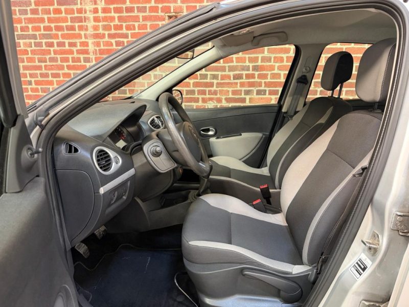 Renault Clio III 1.2 100ch Expression Clim | Suivi Renault