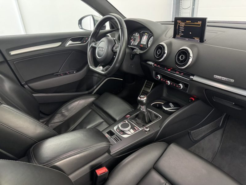 AUDI S3 SPORTBACK 8V1 - BVM 300cv - Toit ouvrant - Garantie 12 Mois