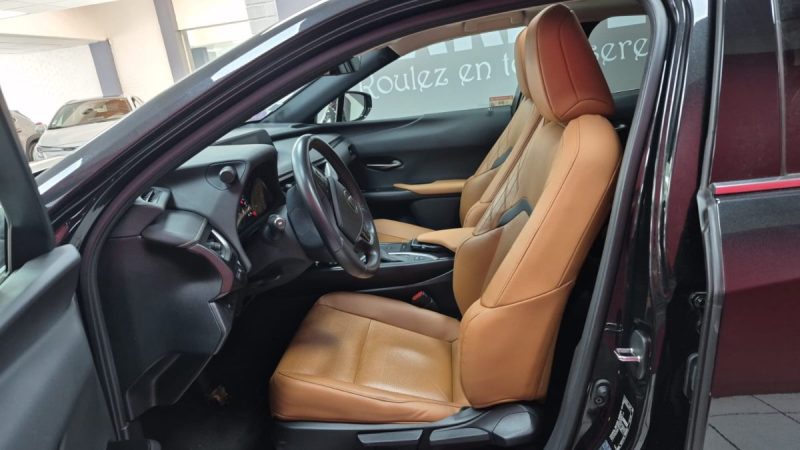LEXUS UX SUV HYBRIDE 250H 2WD LUXE TOUTES OPTIONS+ TOIT OUVRANT/1 ERE MAIN/TVA RECUPERABLE