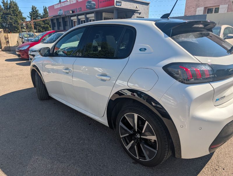 PEUGEOT e-208 gt-LINE PACK 136CH 50KWH FULL OPTIONS TOIT PANORAMIQUE/SIEGES AVANT CHAUFFANT 1ERE MAI