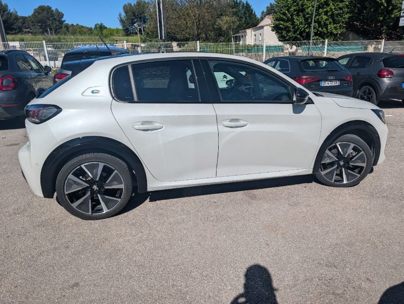 PEUGEOT e-208 gt-LINE PACK 136CH 50KWH FULL OPTIONS TOIT PANORAMIQUE/SIEGES AVANT CHAUFFANT 1ERE MAI