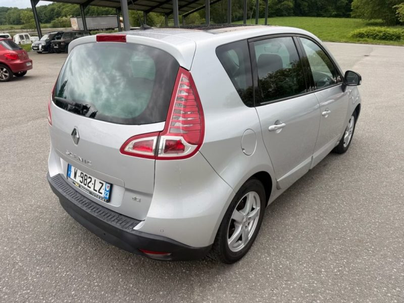 RENAULT  SCENIC 1.6 DCI 130 EDITION BOSE 2011