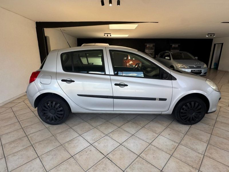 RENAULT  CLIO 3 1.2 LEV 75CV - GARANTIE 12MOIS OU 15.000KM 2007