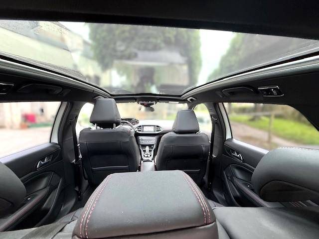 PEUGEOT 308 II 1.5 BLUEHDI 130CH GT LINE EAT6 / CARPLAY / TOIT PANO / CUIR  MASSANT / 1ERE MAI