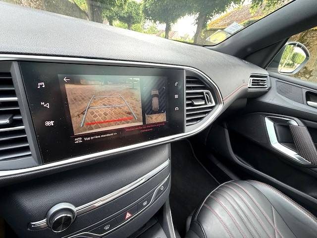 PEUGEOT 308 II 1.5 BLUEHDI 130CH GT LINE EAT6 / CARPLAY / TOIT PANO / CUIR  MASSANT / 1ERE MAI