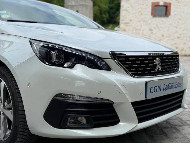 PEUGEOT 308 II 1.5 BLUEHDI 130CH GT LINE EAT6 / CARPLAY / TOIT PANO / CUIR  MASSANT / 1ERE MAI