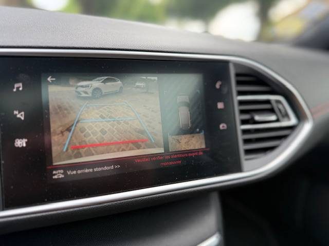 PEUGEOT 308 II 1.5 BLUEHDI 130CH GT LINE EAT6 / CARPLAY / TOIT PANO / CUIR  MASSANT / 1ERE MAI