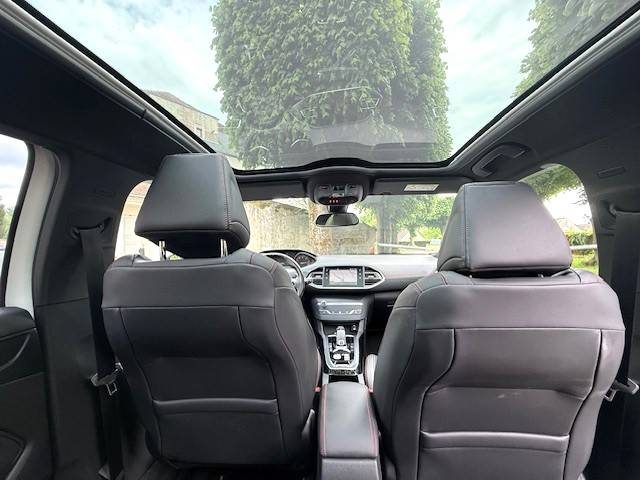PEUGEOT 308 II 1.5 BLUEHDI 130CH GT LINE EAT6 / CARPLAY / TOIT PANO / CUIR  MASSANT / 1ERE MAI