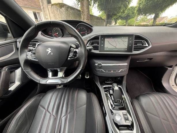 PEUGEOT 308 II 1.5 BLUEHDI 130CH GT LINE EAT6 / CARPLAY / TOIT PANO / CUIR  MASSANT / 1ERE MAI