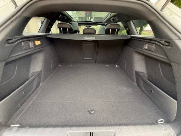 PEUGEOT 308 II 1.5 BLUEHDI 130CH GT LINE EAT6 / CARPLAY / TOIT PANO / CUIR  MASSANT / 1ERE MAI