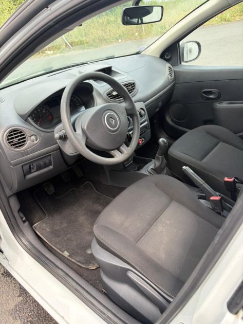 RENAULT CLIO III 1.2 16V 75CH ZEN 5P 2014