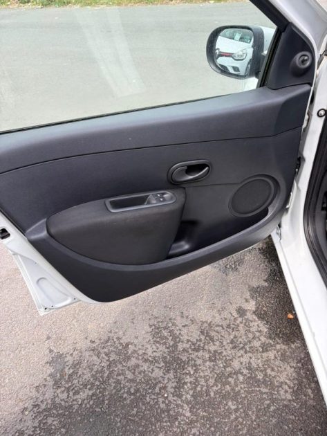 RENAULT CLIO III 1.2 16V 75CH ZEN 5P 2014