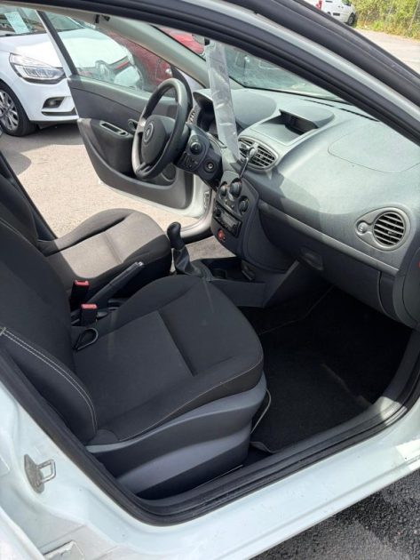 RENAULT CLIO III 1.2 16V 75CH ZEN 5P 2014