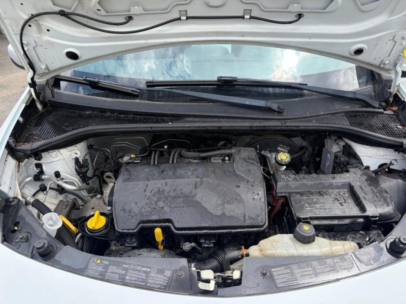 RENAULT CLIO III 1.2 16V 75CH ZEN 5P 2014