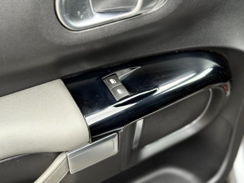 Citroën C4 Cactus 1.6 BlueHDi 120ch Shine Pack – Boîte Auto EAT6 – GPS – Révisée & Garantie 6 mois