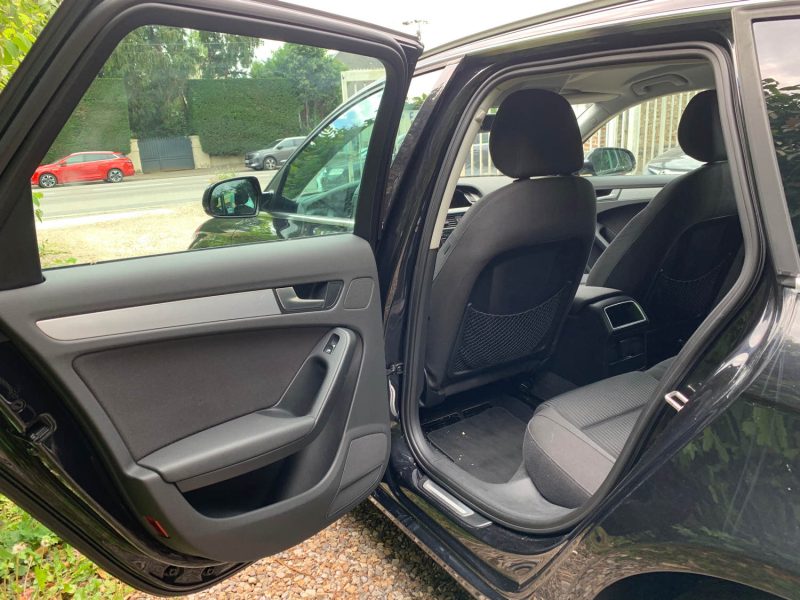 AUDI A4 III - IV AU33311 2010