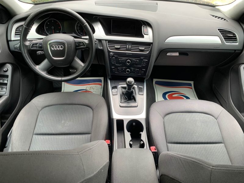AUDI A4 III - IV AU33311 2010